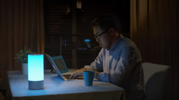 Yeelight_Bedside_Lamp_02